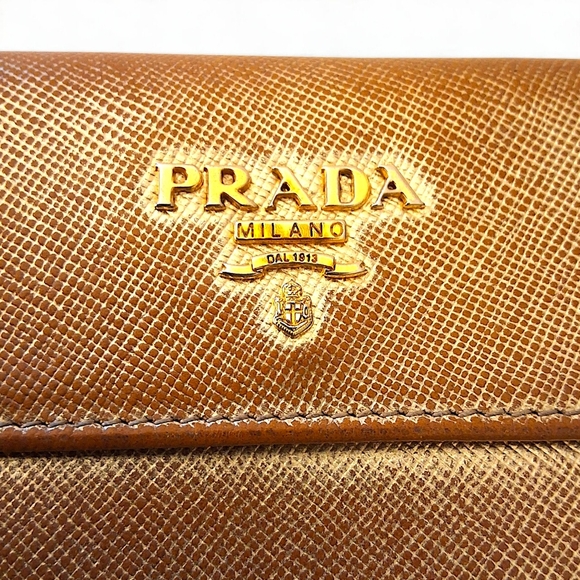 Prada Saffiano Leather Compact Wallet in Metallic Oro Gold with COA - Picture 4 of 12